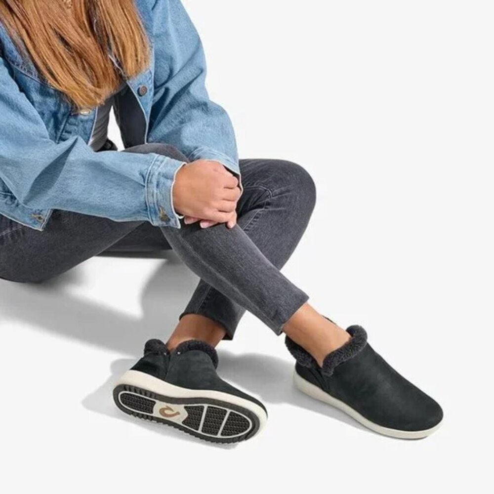 OluKai "Kamau" Black Lava Rock Waterproof Genuine Shearling Slip On Boots 10